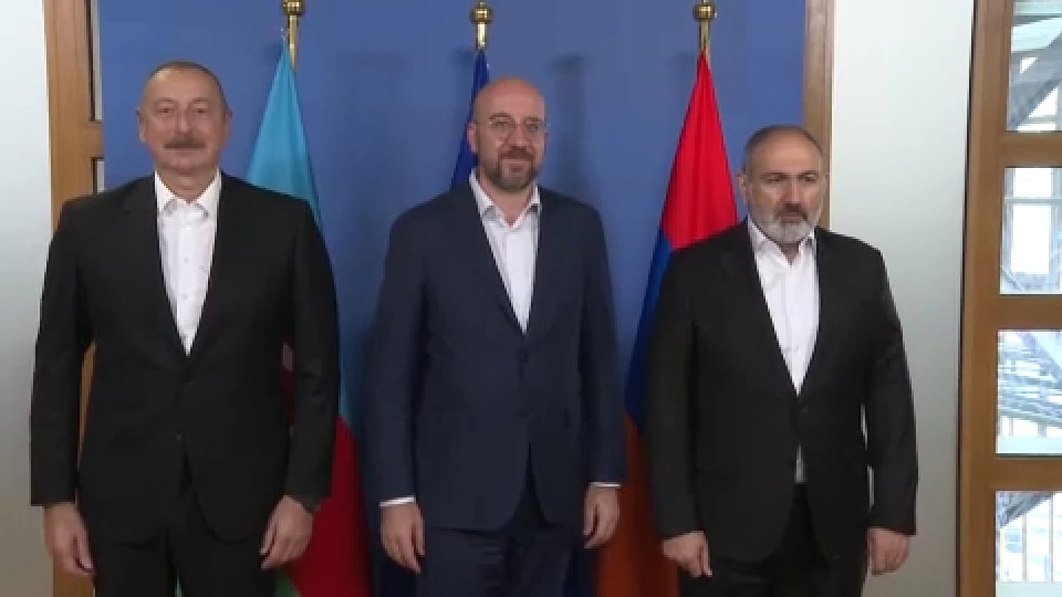 Vertice a tre. (Bruxelles, 15.7.2023)