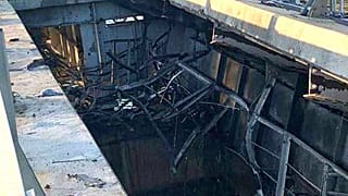 I danni causati dall'attacco al ponte di Kerch, che collega la Russia alla Crimea