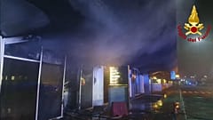 El domingo por la noche se declaró un incendio en el aeropuerto de Catania