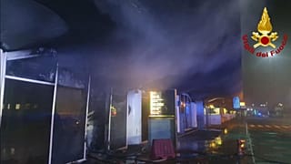 В середине июля в аэропорту Катании произошёл пожар, это сильно ударило по туристической отрасли в самый разгар сезона.