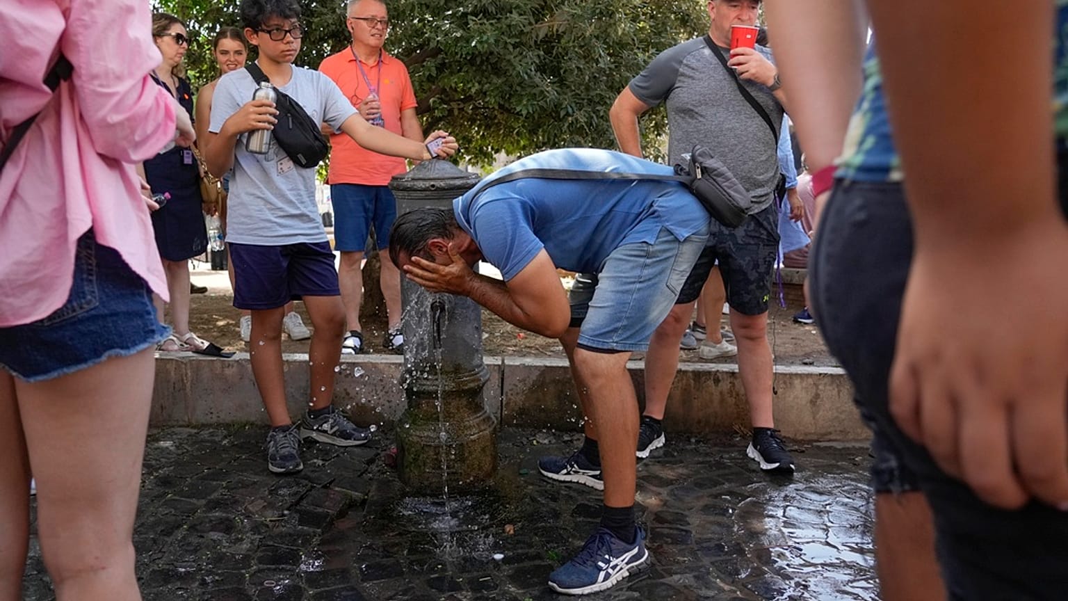 Aşırı sıcaklar kuzey yarımkürenin bir kısmını etkisi altına aldı