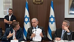رئيس الوزراء الإسرائيلي، خلال جلسة مجلس الوزراء، في القدس. 