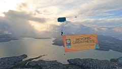 Bandeira gigante promove mundial feminino na Nova Zelândia