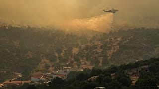 Brandbekämpfung in Mandra nahe Athen