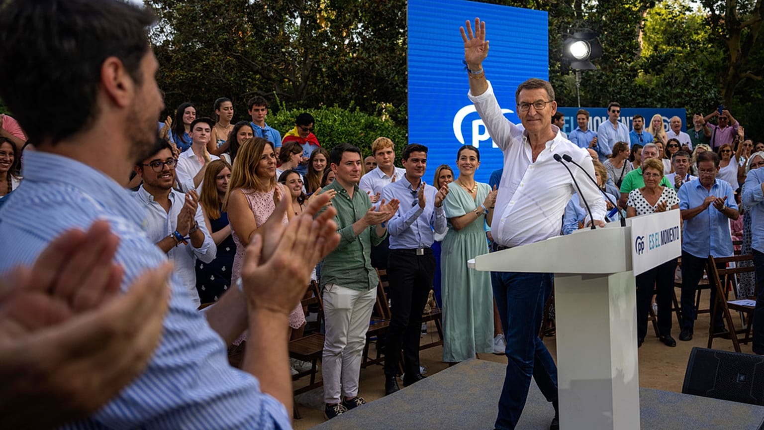 Le chef de fil du PP, Alberto Núñez Feijóo, en campagne, à Barcelone, Espagne, 17 juillet 2023