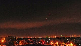صورة أرشيفية لتصدي الدفاعات الجوية السورية للقصف الإسرائيلي