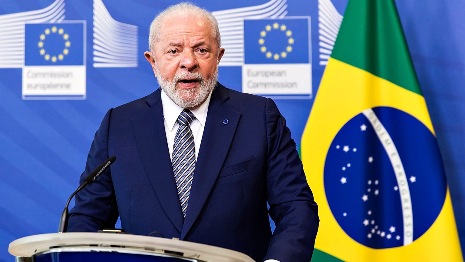 Luiz Inácio Lula da Silva brazil elnök Brüsszelbe utazott, hogy részt vegyen az EU-CELAC-csúcstalálkozón.