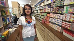 ¿Cómo explican los farmacéuticos a los pacientes que no pueden disponer de 'sus' medicamentos?