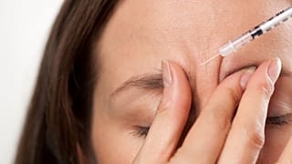 The UK injectables market is rapidly growing, expected to reach a value of £11.7 billion (€13,48 billion) by 2026.
