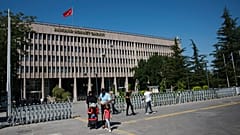 AŞırı sağcı siyasetçi Paludan hakkında 8. Sulh Ceza Mahkemesi'nden tutuklama kararı