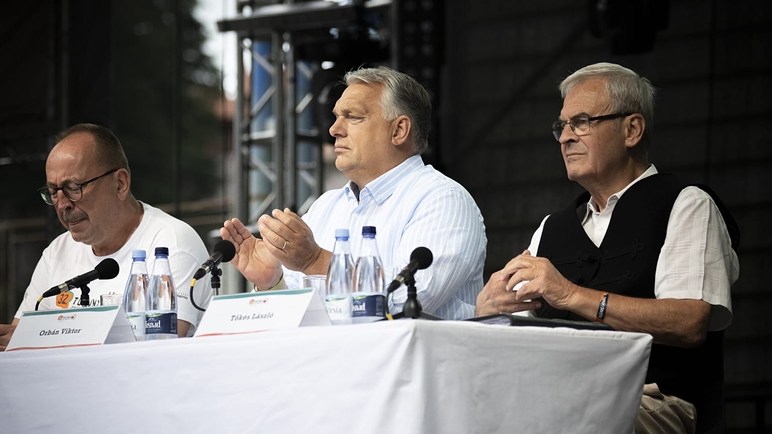 Orbán Viktpr Németh Zsolt és Tőkés László között Tusványoson