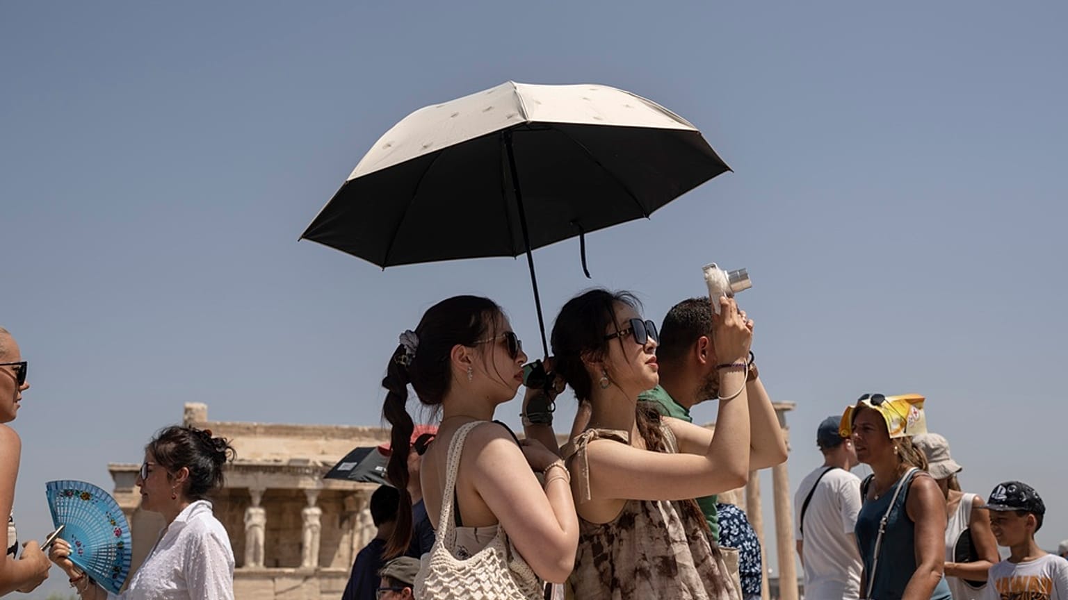 Oltre i 40 gradi sul Partenone