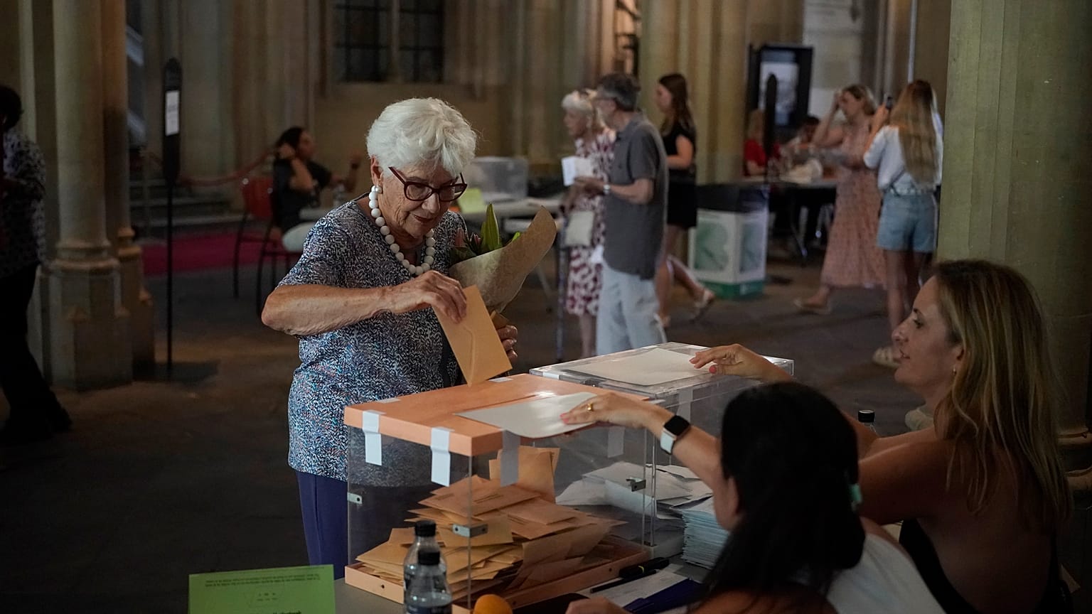 Preparativos para las elecciones generales en España. 