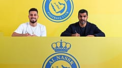 أليكس تيليس خلال حفل توقيعه لنادي النصر السعودي 