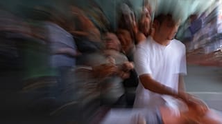 ΝΕΑΡΟΣ ΨΗΦΟΦΟΡΟΣ ΑΣΚΕΙ ΤΟ ΕΚΛΟΓΙΚΟ ΤΟΥ ΔΙΚΑΙΩΜΑ ΣΤΗΝ ΙΣΠΑΝΙΑ