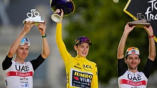 Il Podio del Tour: Pogacar, Vingegaard, Yates.