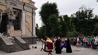 A megrongálódott odesszai katedrális egy része.