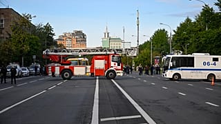 Движение по Комсомольскому проспекту перекрыто. 