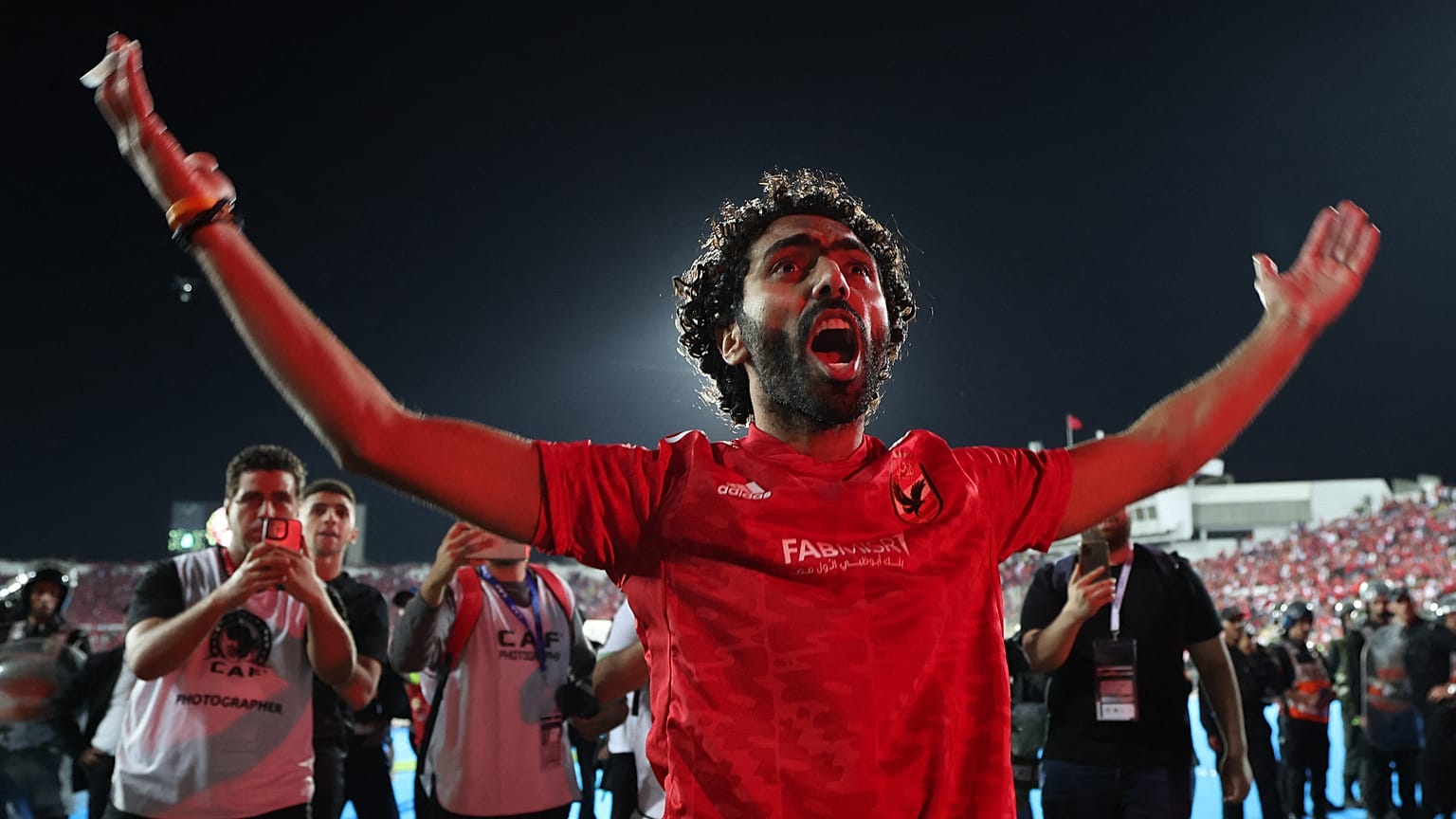 صورة أرشيفية لحسين الشحات