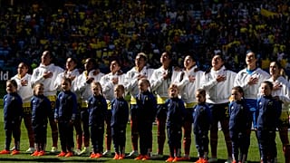 المنتخب الكولومبي قبل انطلاق مباراة المجموعة الثامنة في كأس العالم للسيدات لكرة القدم بين كولومبيا وكوريا الجنوبية في استاد سيدني لكرة القدم في سيدني ، أستراليا 25 يوليو 2023