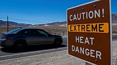 Cartel de peligro a la entrada del Death Valley, en California. 
