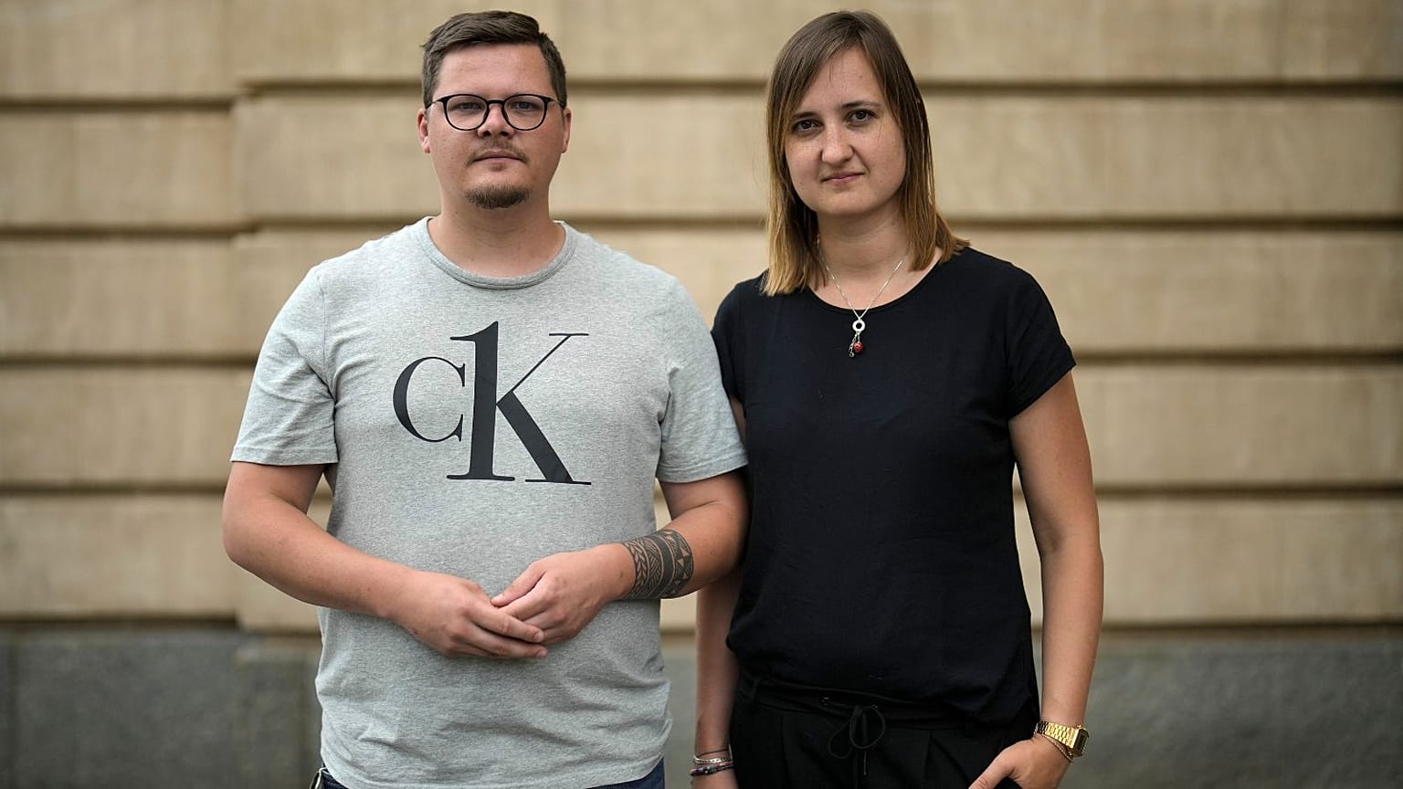 Los profesores Max Teske y Laura Nickel intentaron contrarrestar las actividades de extrema derecha de los alumnos de su colegio