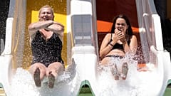 Parques aquáticos são uma das formas de iludir as ondas de calor