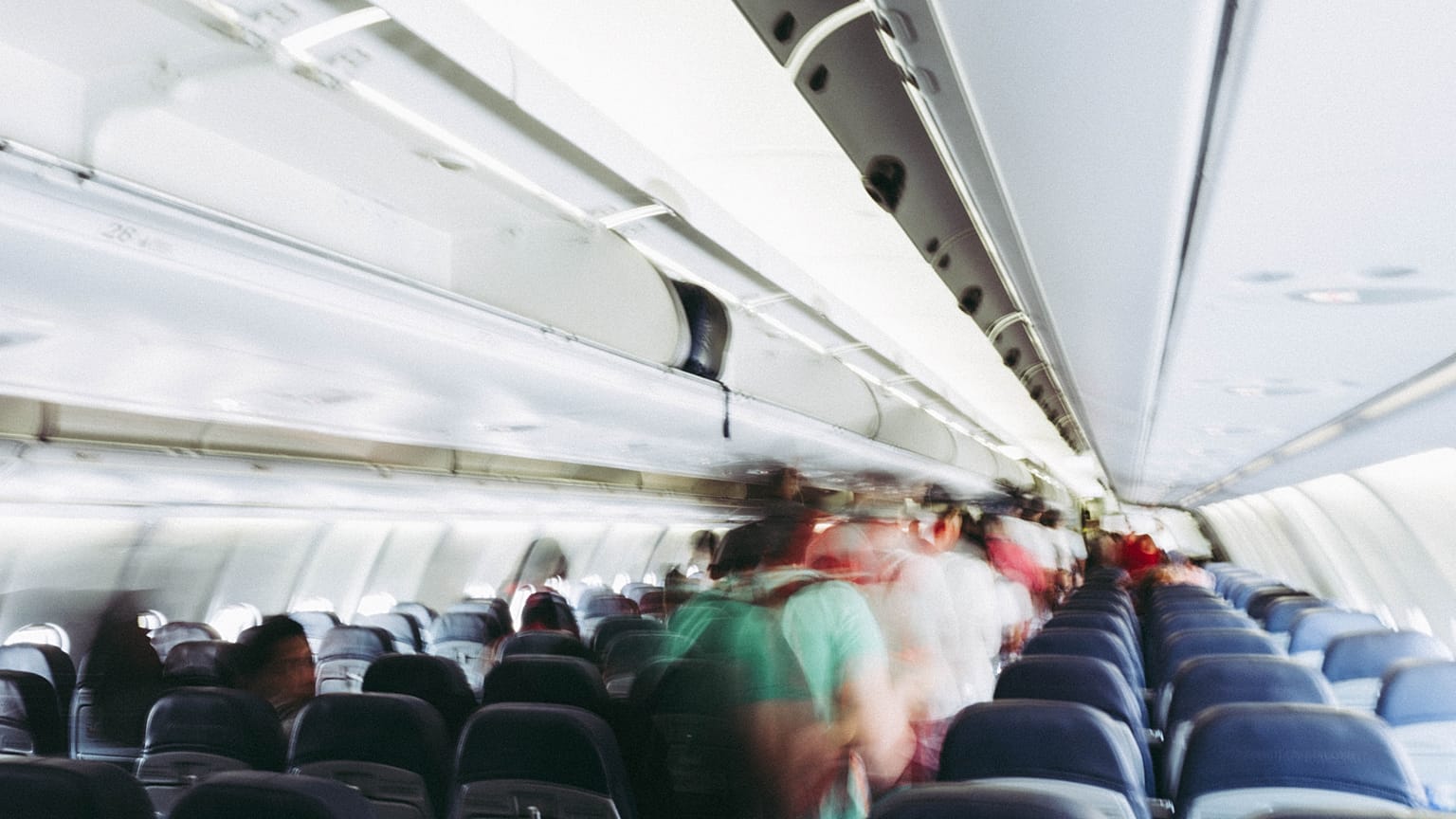 ¿Hay que abandonar un avión fila por fila? 