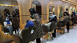 یک سالن زیبایی در کابل در سال ۲۰۲۱