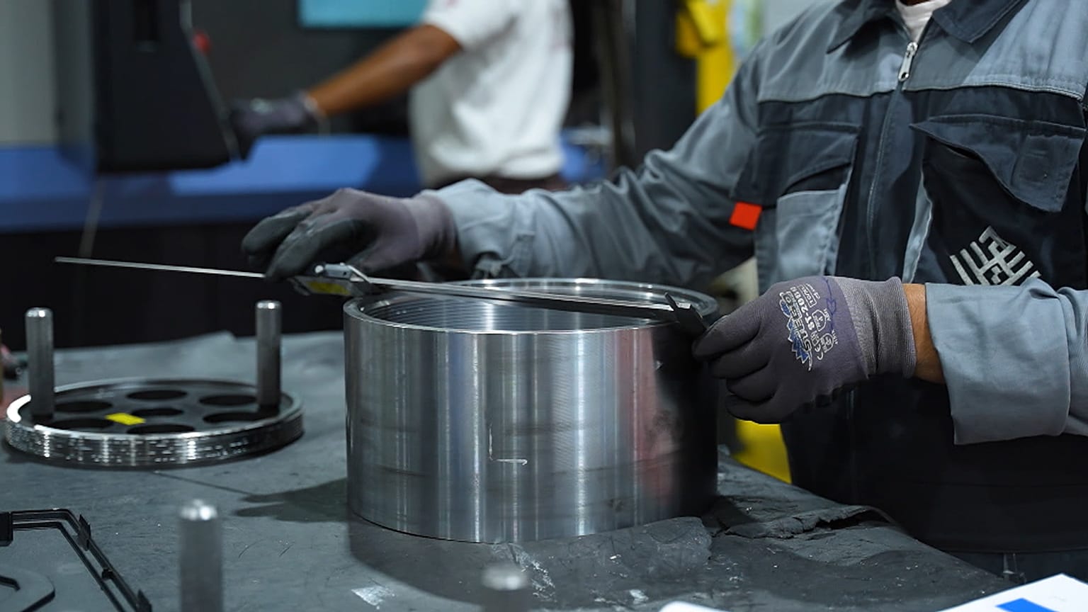 Hecho en Catar: el trabajo de las empresas que quieren convertir al país en un 'gigante industrial' 