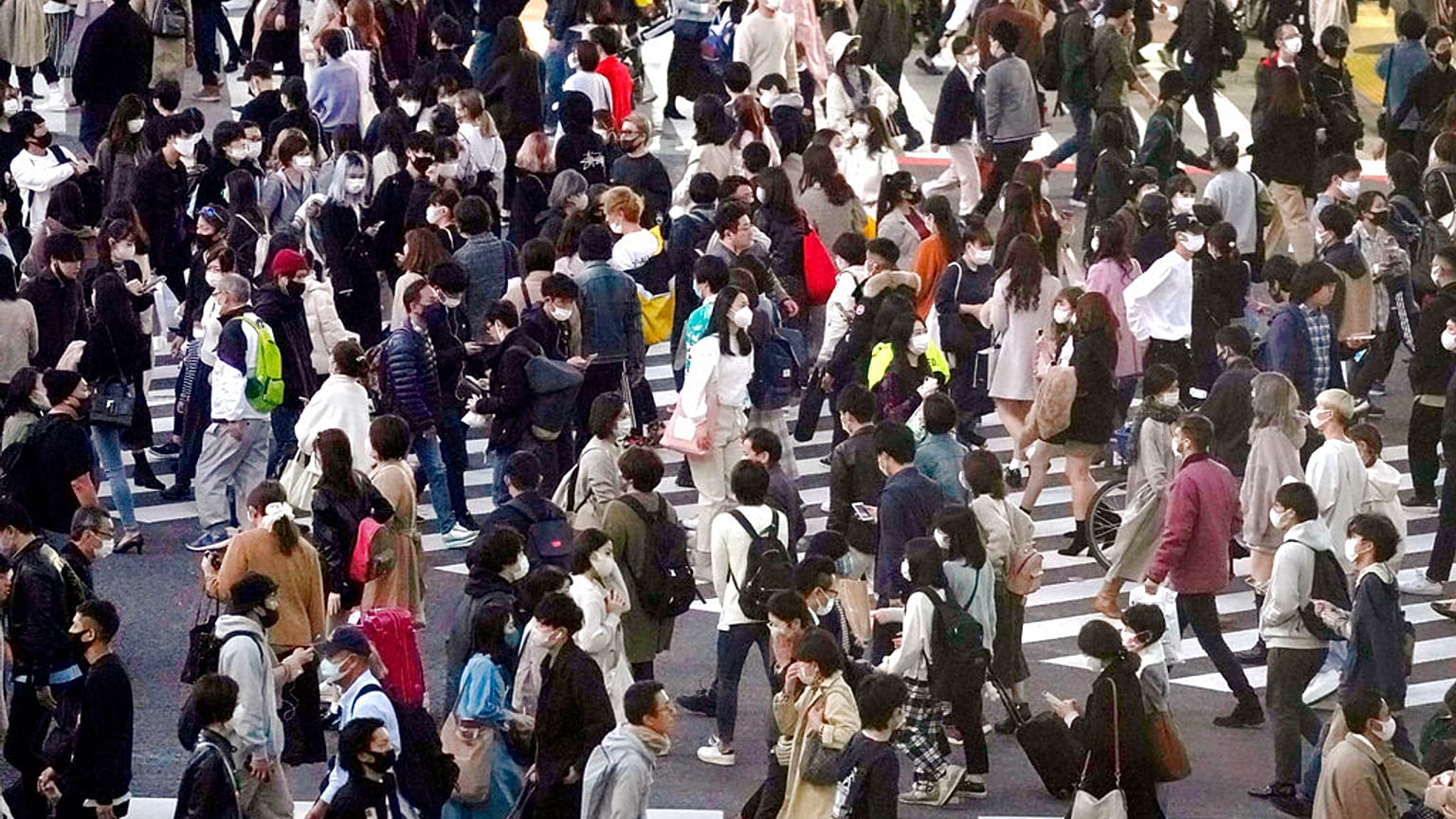 Japnya'nın başkenti Tokyo'da bir cadde 