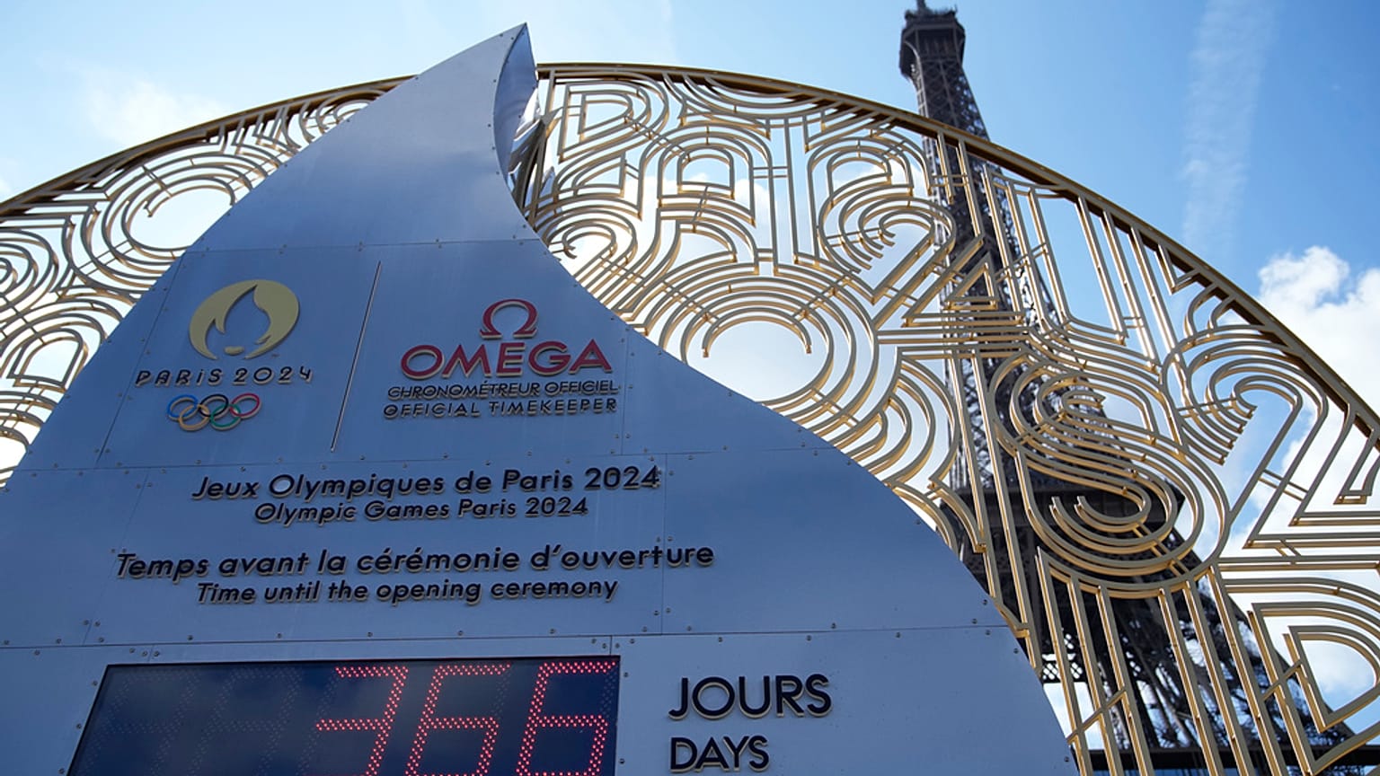 Olympic countdown clock in Paris