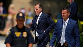 Хантер Байден покидает зал суда, Уилмингтон, штат Делавэр, 26 июля 2023 года.