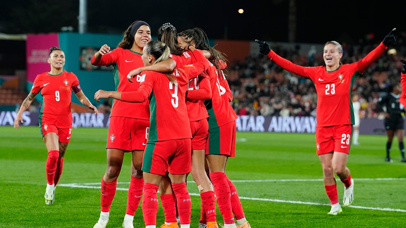Portugal celebra segundo golo frente ao Vietname