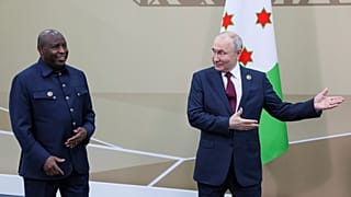 Vladimir Putin recebe líderes africanos em São Petersburgo