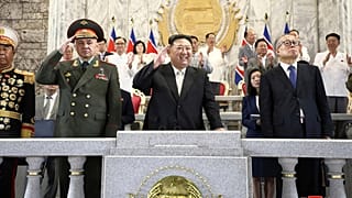 Ministro da Defesa russo visita Pyongyang