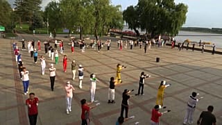 "Danse de la joie" pratiquée en Chine - 04.07.2023