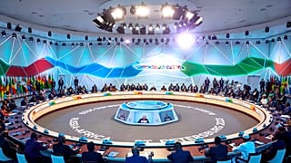 خلال القمة الروسية-الإفريقية في سانت بطرسبرغ 