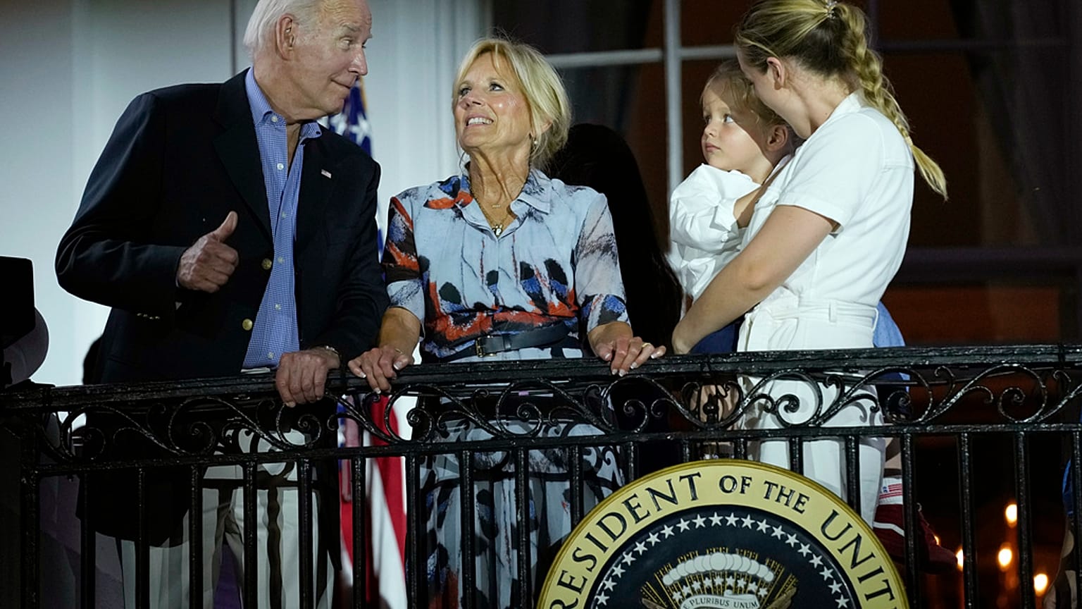 Joe und Jill Biden mit den Enkelkindern Finnegan (22) und Beau (3)
