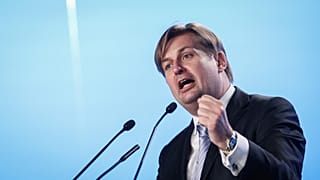 Максимилиан Кра, евродепутат от крайне правой немецкой партии "Альтернатива для Германии" на Европейской избирательной ассамблее на съезде АдГ в Магдебурге, восточная Германия