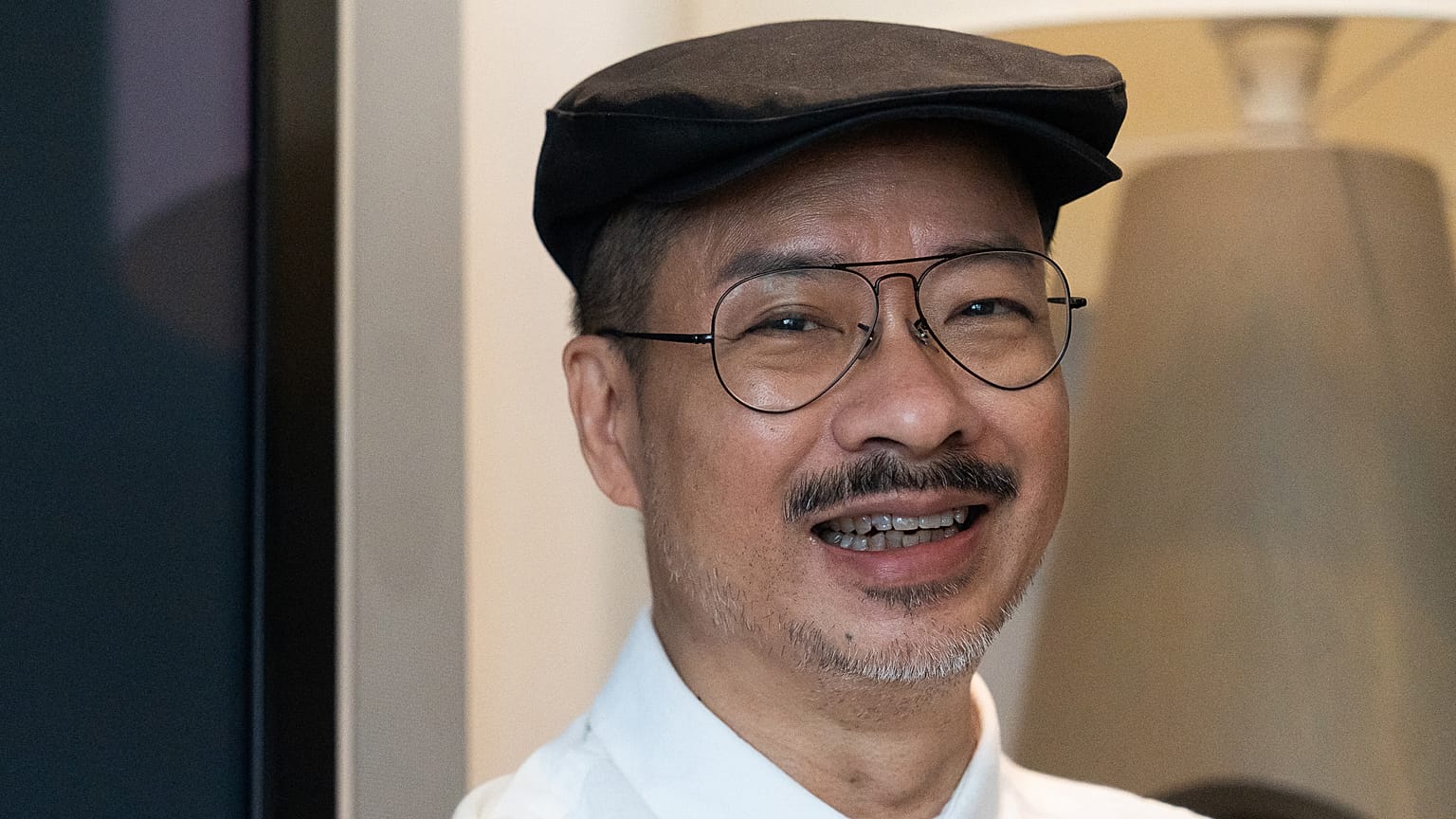 Radyo programcısı Brian Leung 
