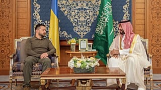 محمد بن سلمان، ولیعهد عربستان سعودی، در جریان اجلاس سران کشورهای عربی در جده با ولودیمیر زلنسکی، رئیس جمهور اوکراین دیدار کرد. ماه می ۲۰۲۳