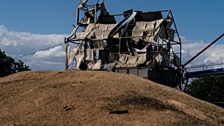 Mísseis russos atacaram instalação de cereais em Pavlivka, na Ucrânia, a 22 de julho deste ano.