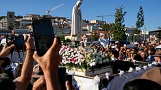 zarándokok a portugál fővárosban