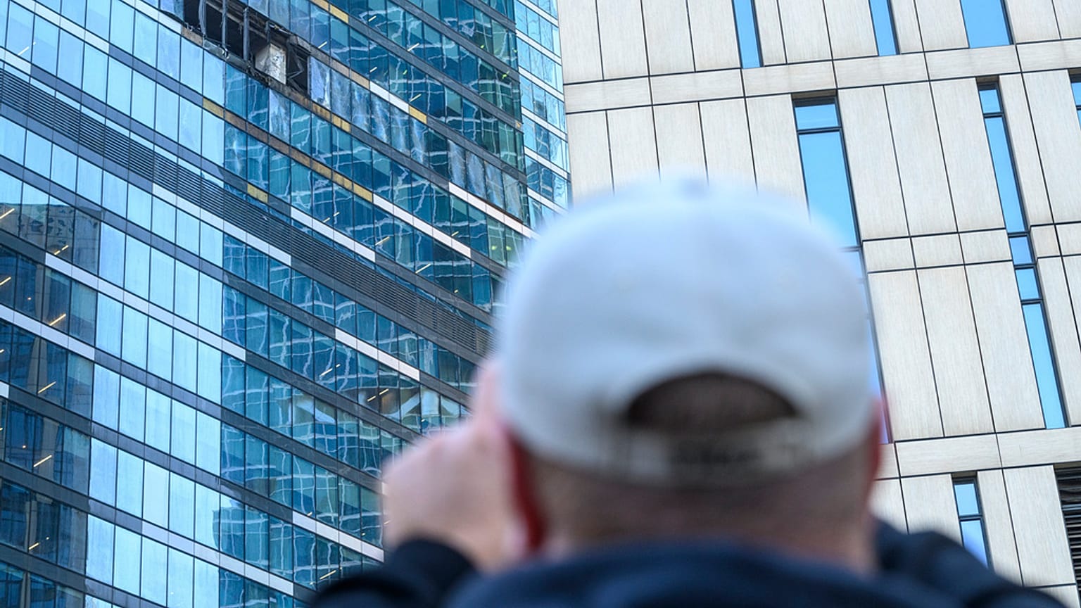 Immeuble endommagé par l'attaque de drone dans un quartier d'affaire à Moscou - 01.08.2023