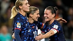 Danielle Van de Donk celebrates with Sherida Spitse and Jill Roord.