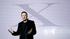 Tesla Motors Inc. CEO'su Elon Musk, 29 Eylül 2015, Salı günü şirketin genel merkezinde Model X otomobilini tanıtıyor