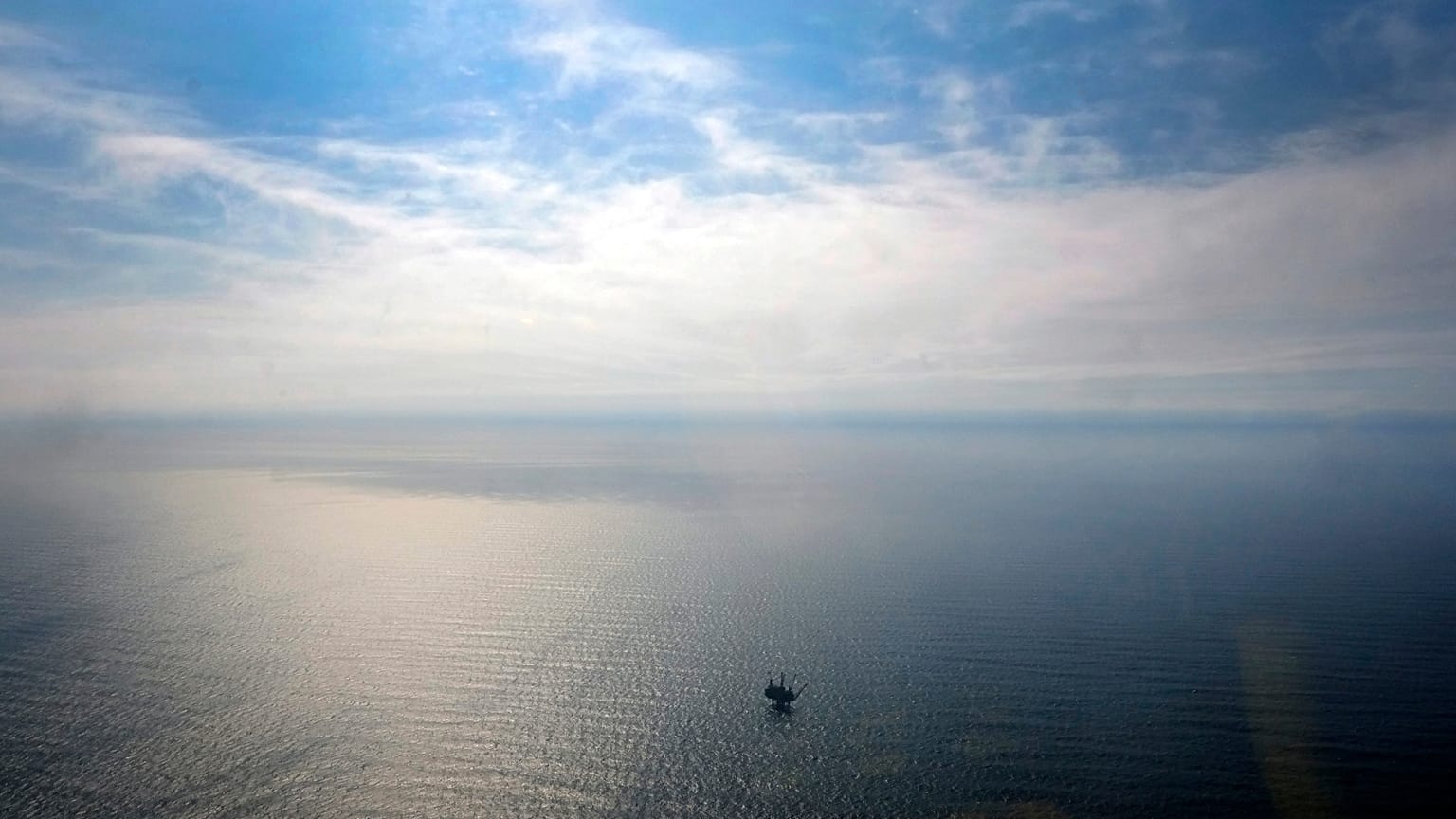 The UK government it would issue "hundreds" of new oil and gas licences in the North Sea to secure energy reserves while still aiming for net zero by 2050.
