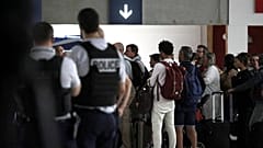 Estrangeiros estão a ser incentivados a deixar o país africano.