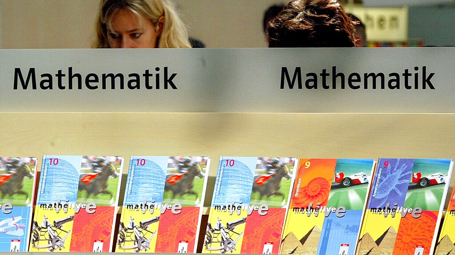 Libri di matematica in mostra alla fiera didattica Didacta di Colonia, la più grande del suo genere in Europa